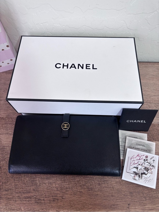 CHANEL Handbags - CHANEL Black Continental Wallet with Gold CC Snap